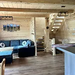 Lesne Zacisze & Na Wylacznosc Holiday home *