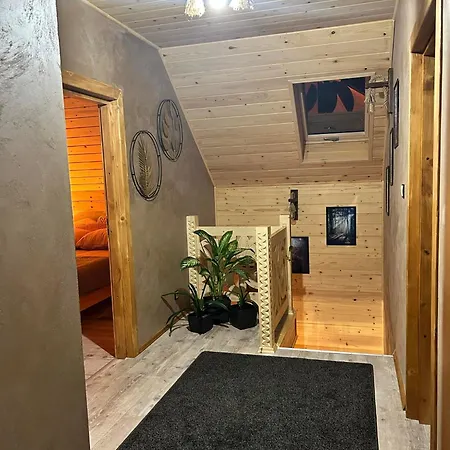 Lesne Zacisze & Na Wylacznosc Tatil Evi Lubień