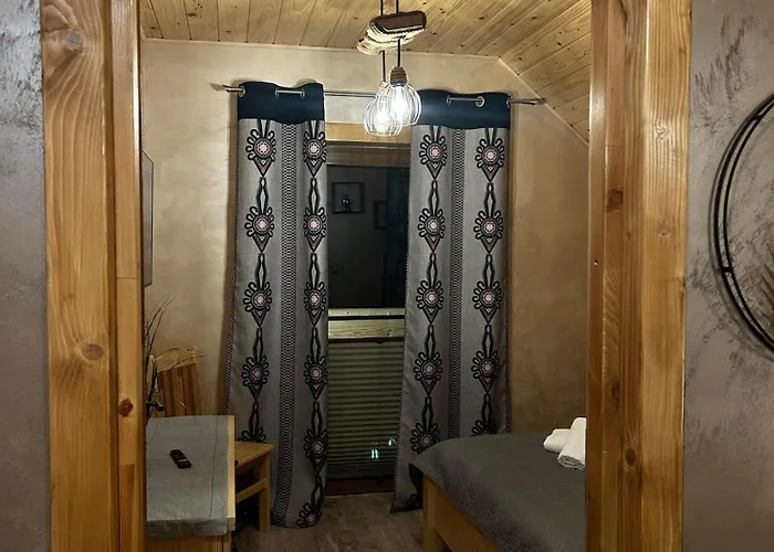 Lesne Zacisze & Na Wylacznosc בית נופש