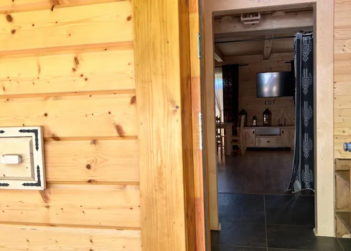 Lesne Zacisze & Na Wylacznosc בית נופש Lubień